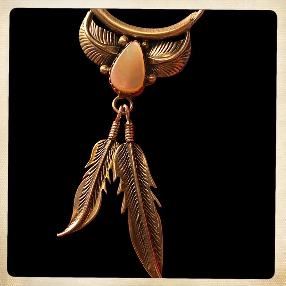 🌴Navajo Vintage Sterling Silver MOP Feather Necklace - Picture 2 of 6